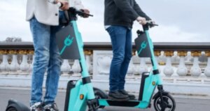 elektrikli scooter kurallari nedir kimler kullanabilir 2025 elektrikli scooter icin ehliyet hiz guvenlik kurallari 7Zqbpz7k.jpg